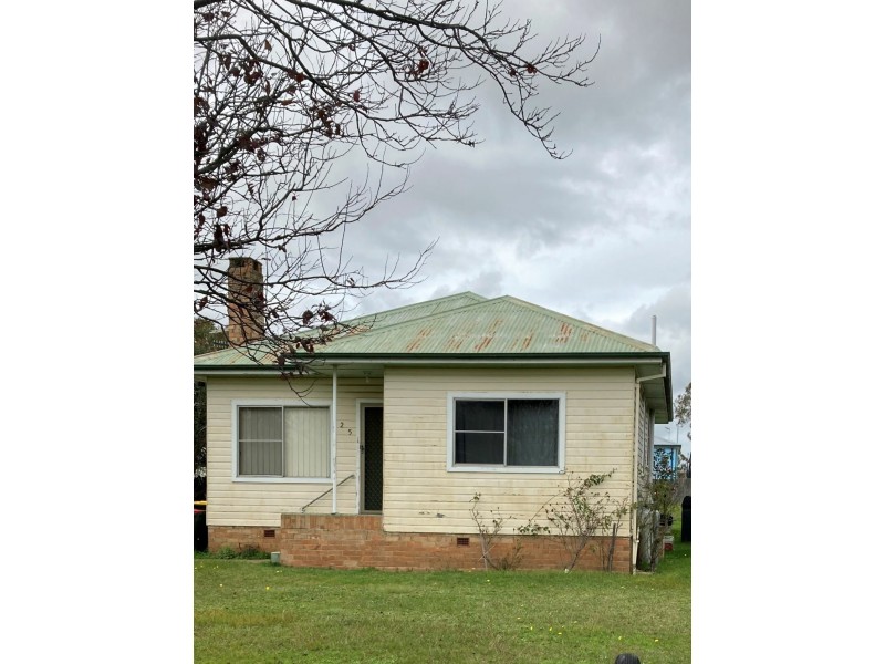 25 Lewis Street, Glen Innes NSW 2370