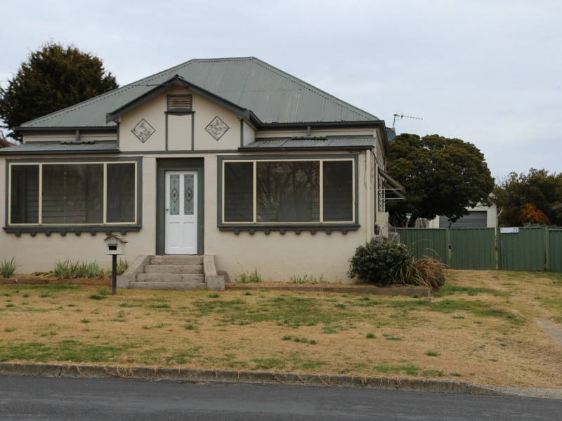131 Taylor Street, Glen Innes NSW 2370