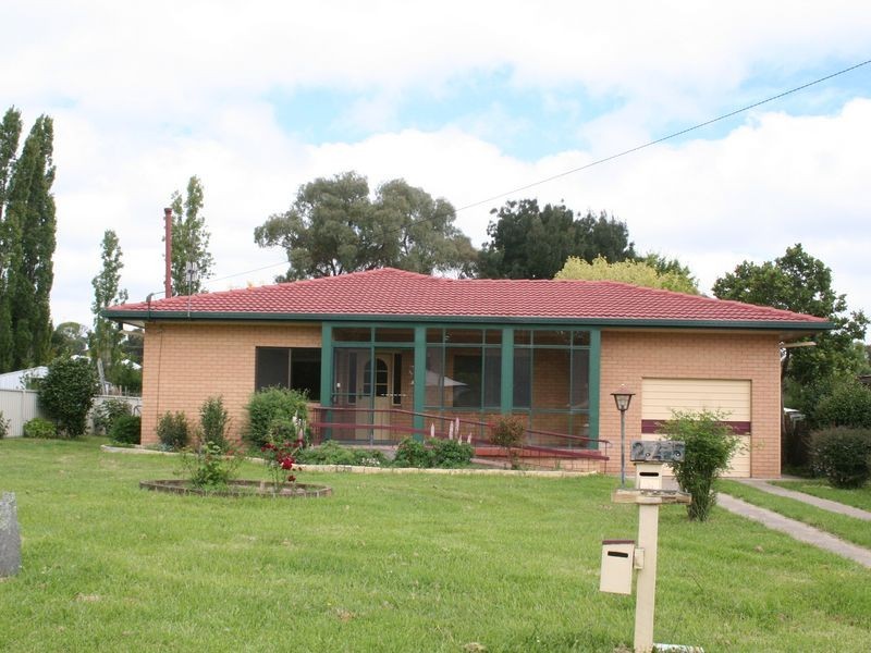 245 Meade Street, Glen Innes NSW 2370