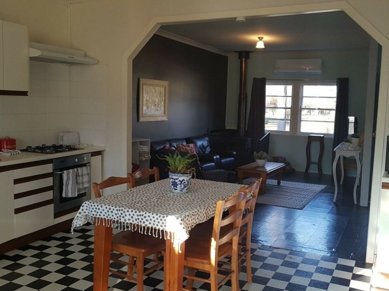 112 West Avenue, Glen Innes NSW 2370