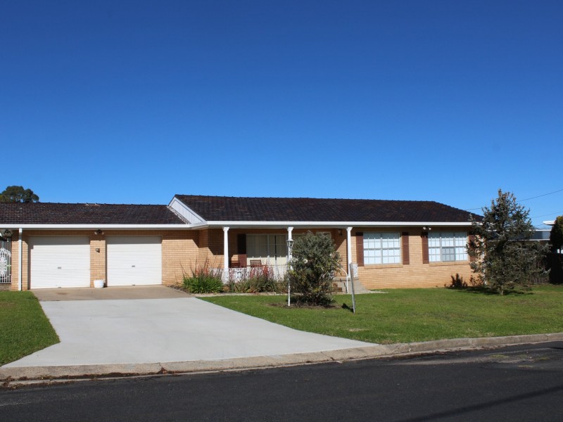 45 Cross Street, Glen Innes NSW 2370