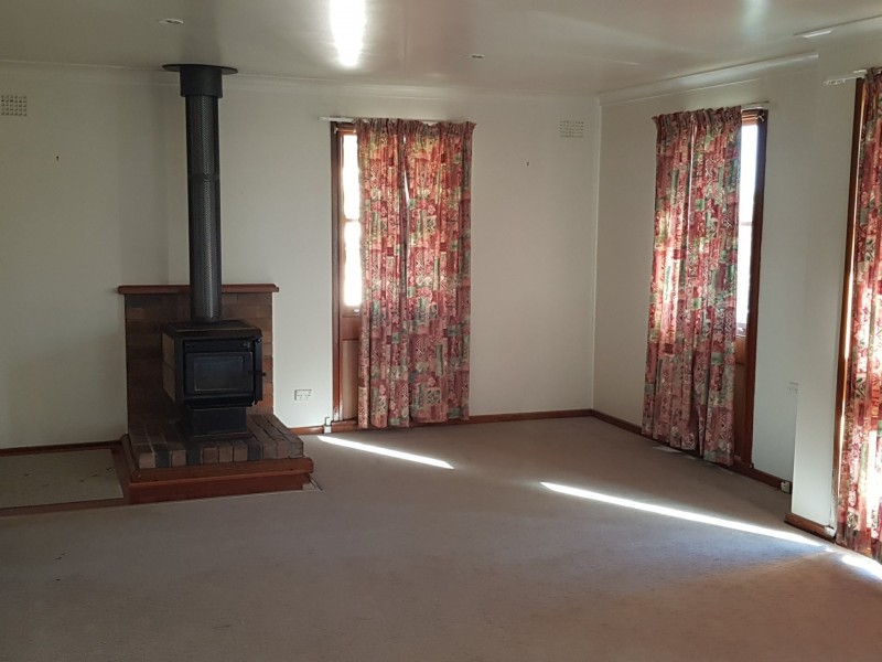 9 Robinson Avenue, Glen Innes NSW 2370