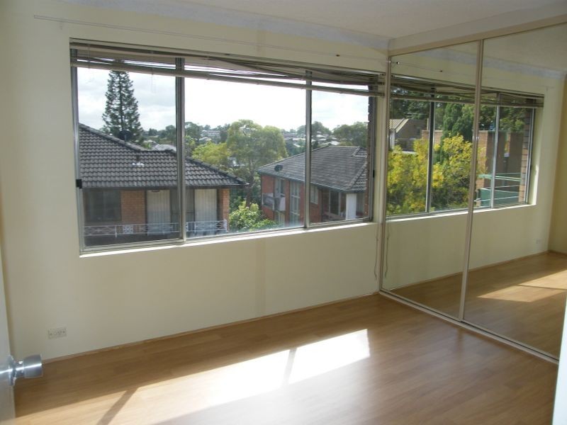 14/11A Cambridge Street, Gladesville NSW 2111