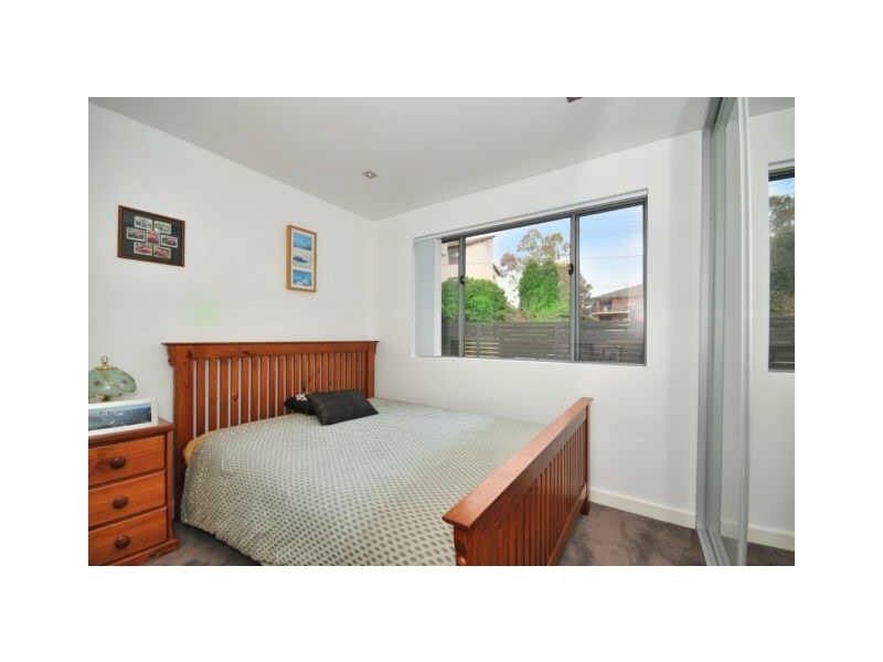2/15A Linsley Street, Gladesville NSW 2111