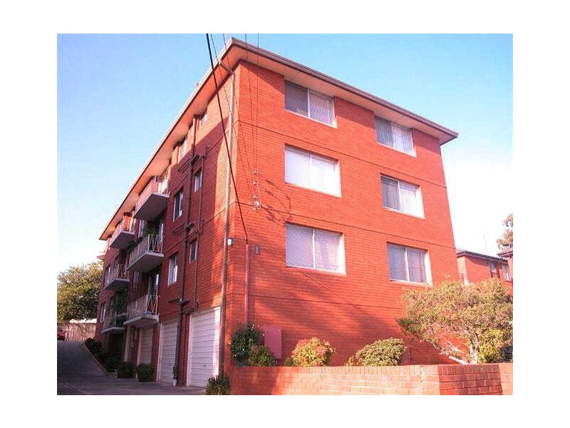 2/1 Western Crescent, Gladesville NSW 2111