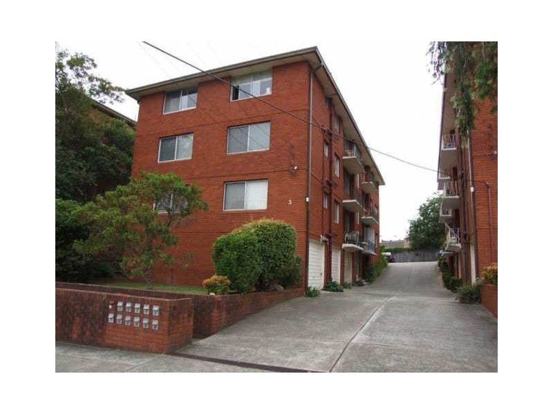 8/3 Western Crescent, Gladesville NSW 2111