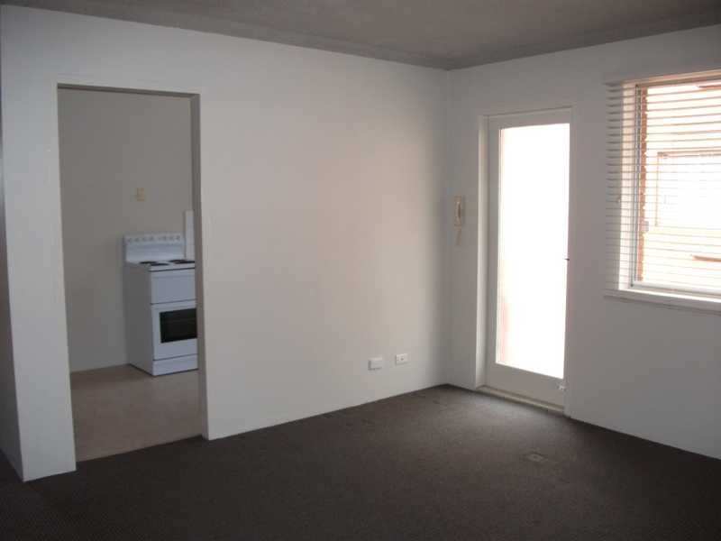 8/3 Western Crescent, Gladesville NSW 2111