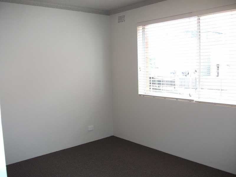 8/3 Western Crescent, Gladesville NSW 2111