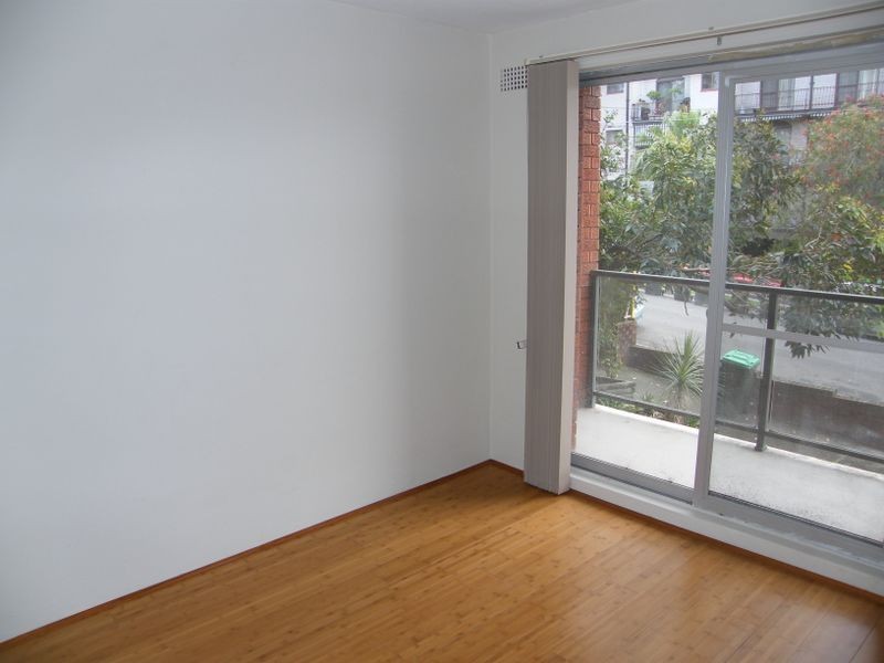 2/15 Linsley Street, Gladesville NSW 2111