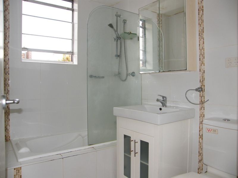 2/15 Linsley Street, Gladesville NSW 2111