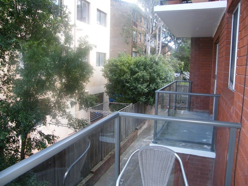 2/15 Linsley Street, Gladesville NSW 2111