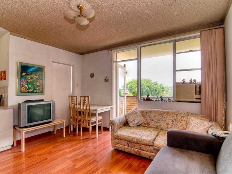 21/5 Western Crescent, Gladesville NSW 2111