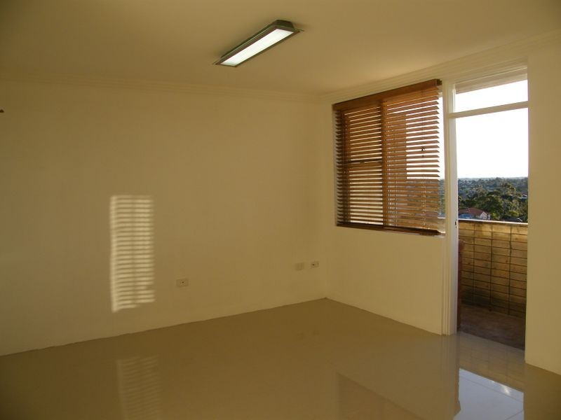 18/5 Western Crescent, Gladesville NSW 2111