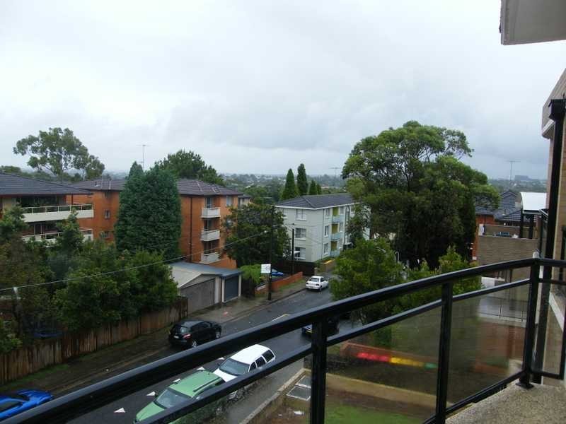 9/1-3 Linsley Street, Gladesville NSW 2111