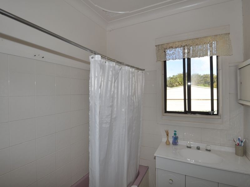 32 Serpentine Road, Erina Heights NSW 2260