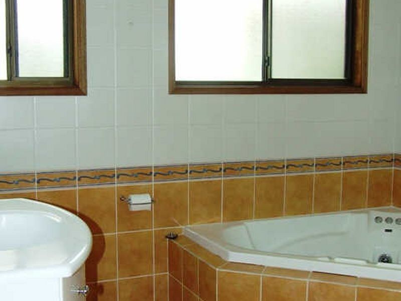 32 Melaleuca Crescent, Tascott NSW 2250