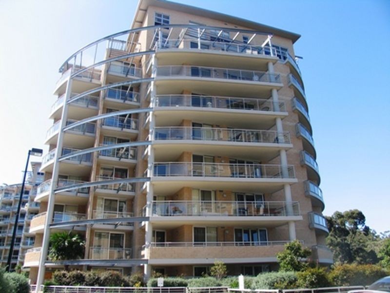 261/80 John Whiteway Drive, Gosford NSW 2250