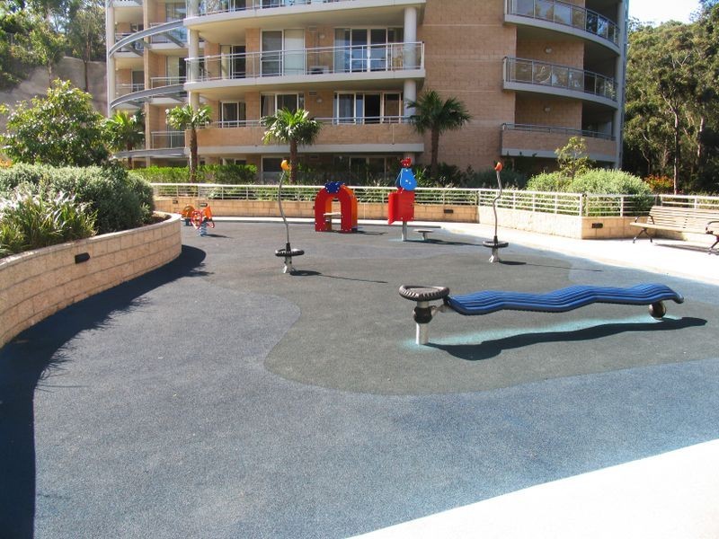 261/80 John Whiteway Drive, Gosford NSW 2250
