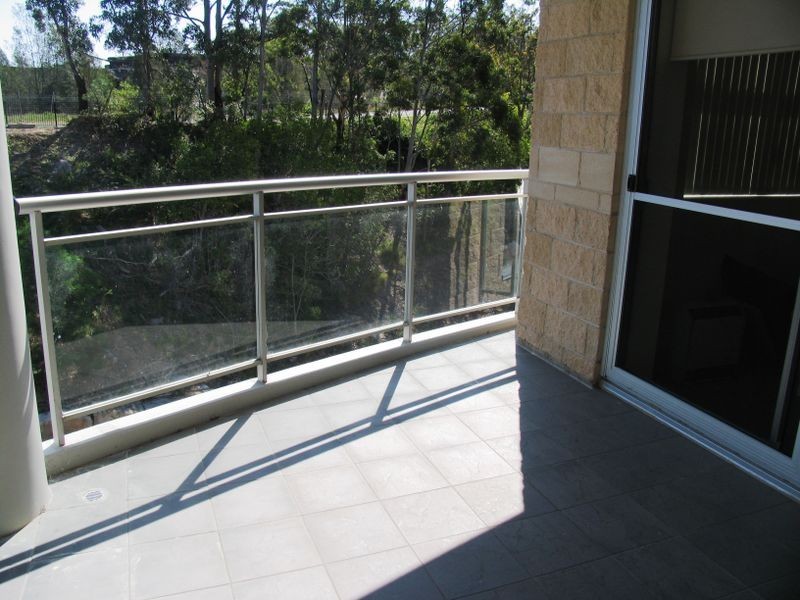 261/80 John Whiteway Drive, Gosford NSW 2250