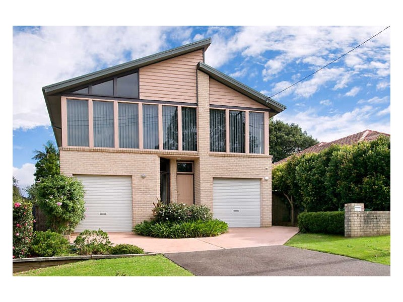 18 Frederick Street, Point Frederick NSW 2250