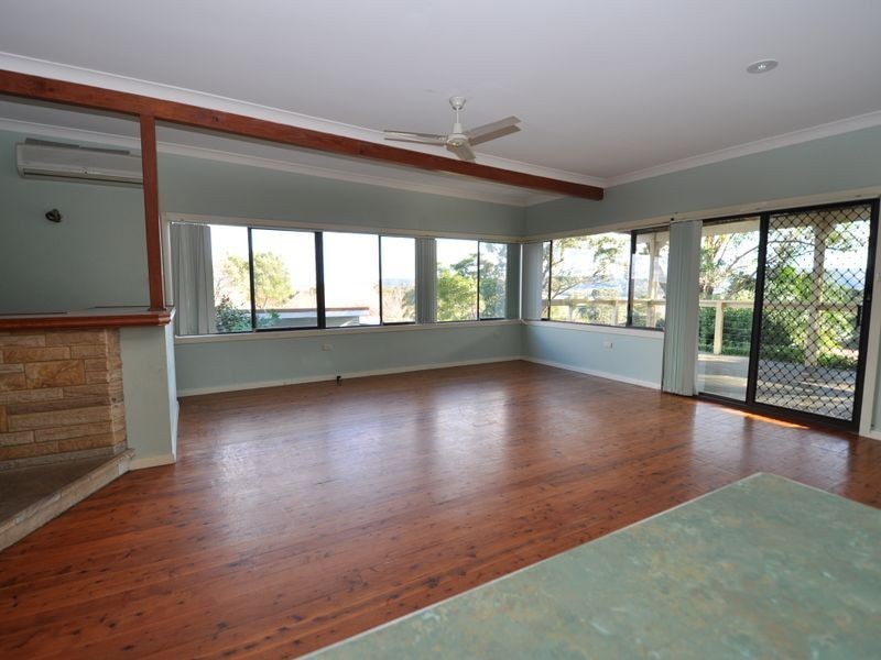 8 Bayview Avenue, East Gosford NSW 2250