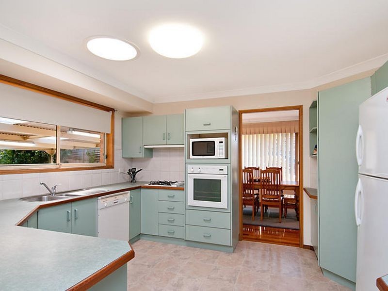 15 Mckellar Close, Point Clare NSW 2250