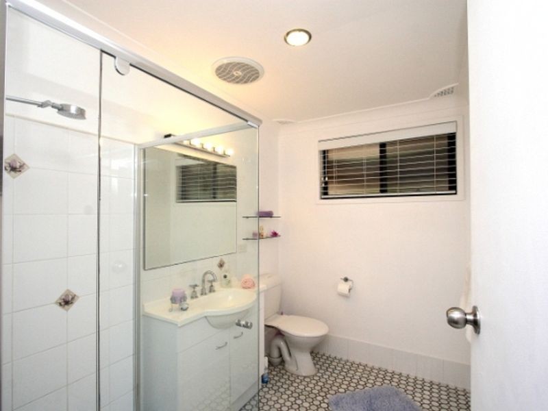 9/43 Rainforest Road, Wyoming NSW 2250