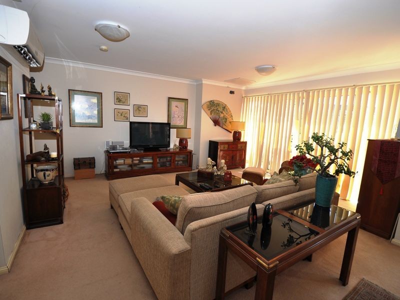 4/92 John Whiteway Drive, Gosford NSW 2250