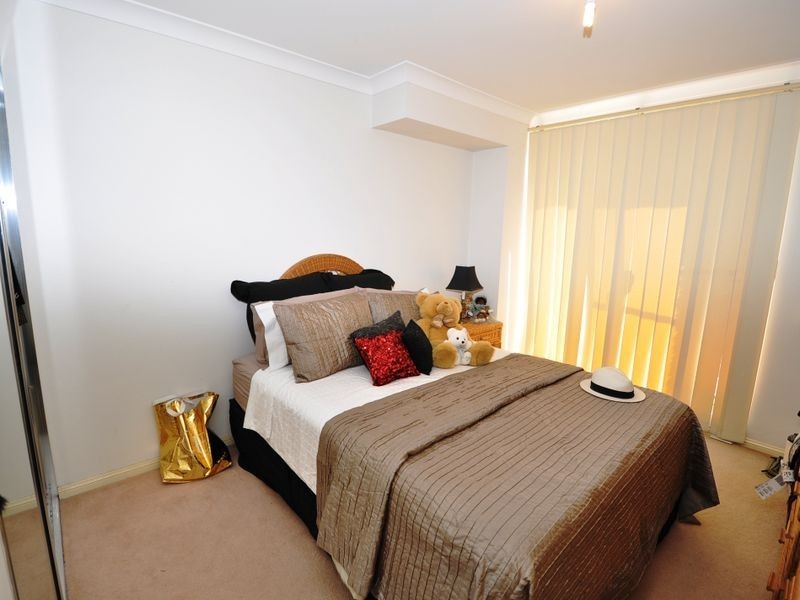 4/92 John Whiteway Drive, Gosford NSW 2250