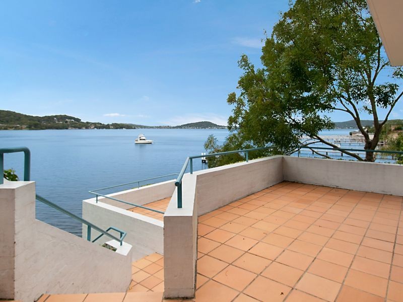 37 Caroline Street, East Gosford NSW 2250