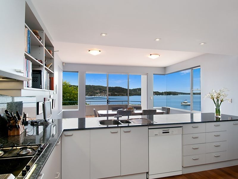 37 Caroline Street, East Gosford NSW 2250