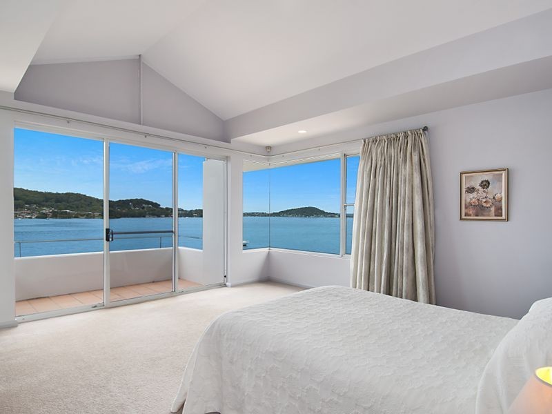 37 Caroline Street, East Gosford NSW 2250