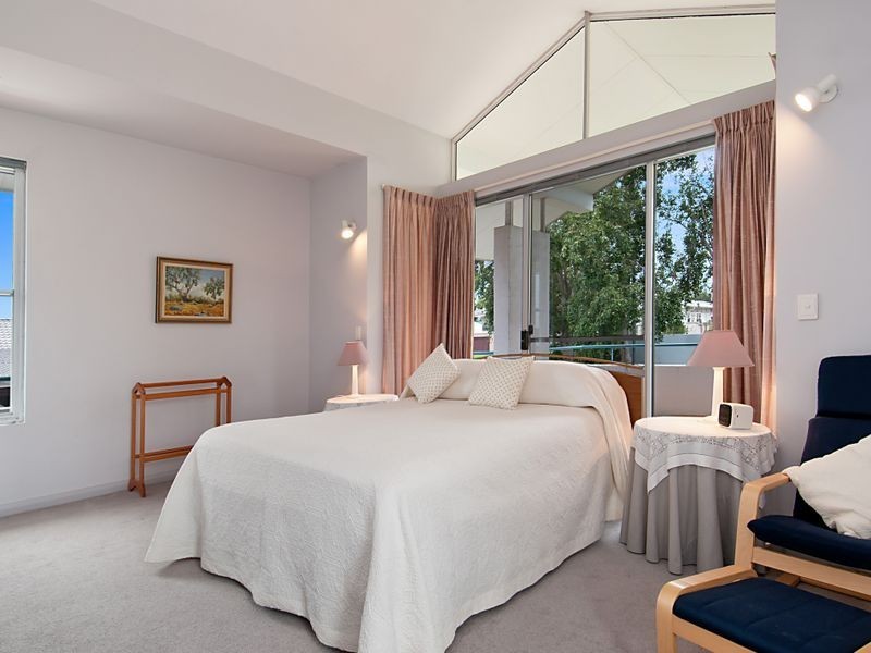 37 Caroline Street, East Gosford NSW 2250