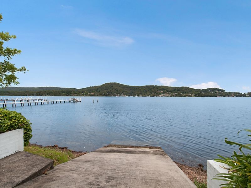 37 Caroline Street, East Gosford NSW 2250