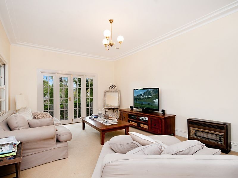 13 Eulalia Avenue, Point Frederick NSW 2250
