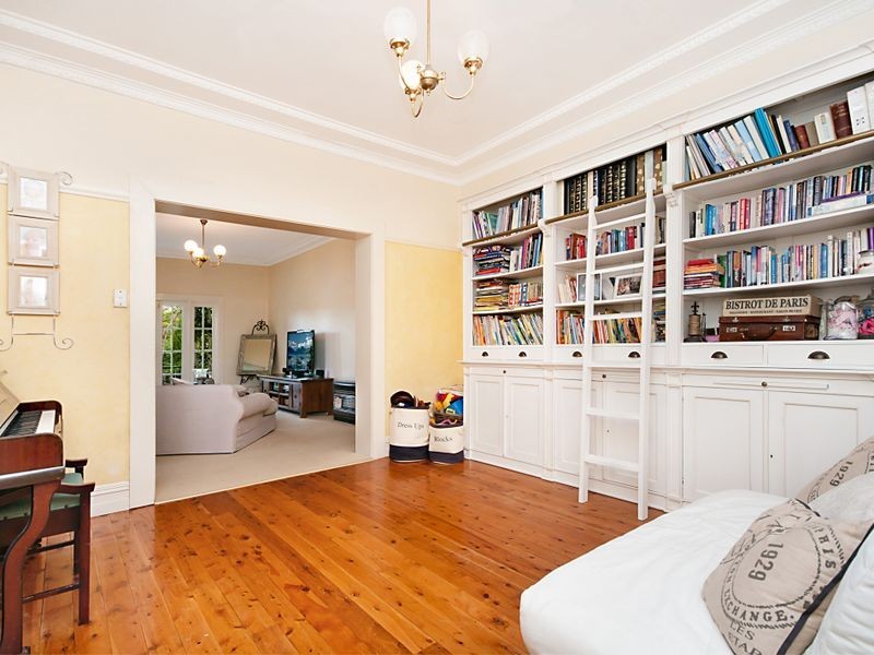 13 Eulalia Avenue, Point Frederick NSW 2250