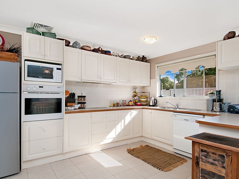 2/9 Wyoming Rd, Wyoming NSW 2250