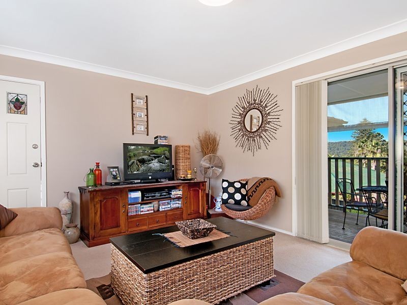 2/9 Wyoming Rd, Wyoming NSW 2250