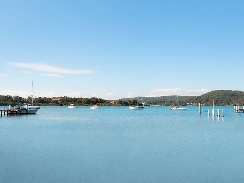 87 Albany Street, Point Frederick NSW 2250