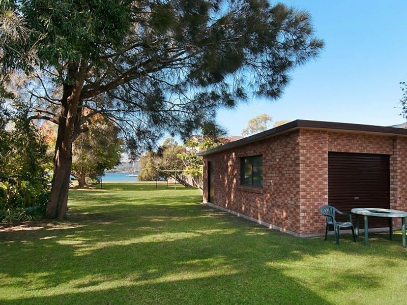 87 Albany Street, Point Frederick NSW 2250