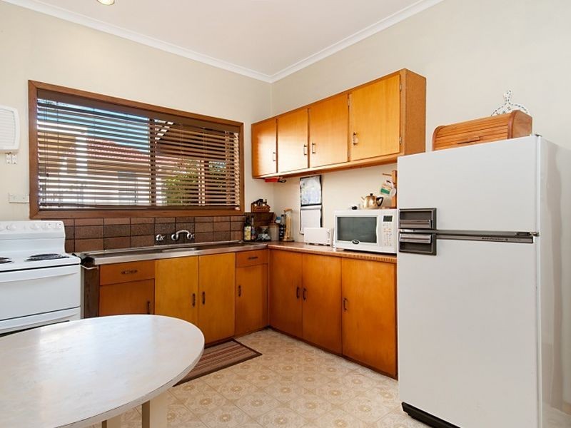 87 Albany Street, Point Frederick NSW 2250