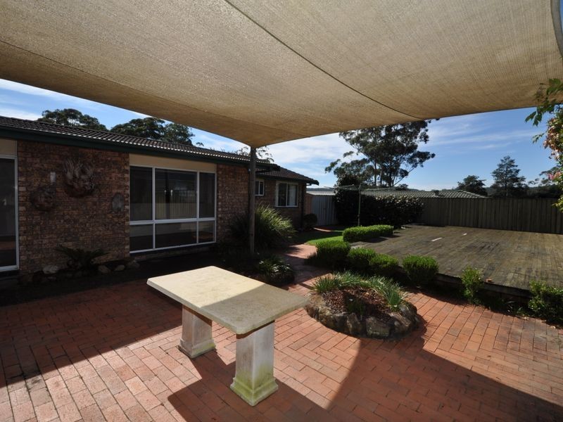 6 Yirik Close, Lisarow NSW 2250