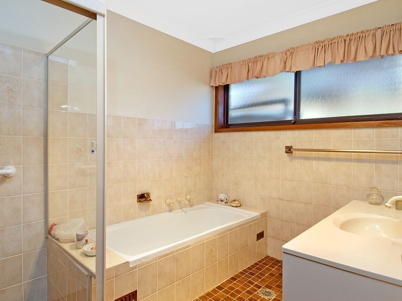 31 Sunset Street, Wyoming NSW 2250