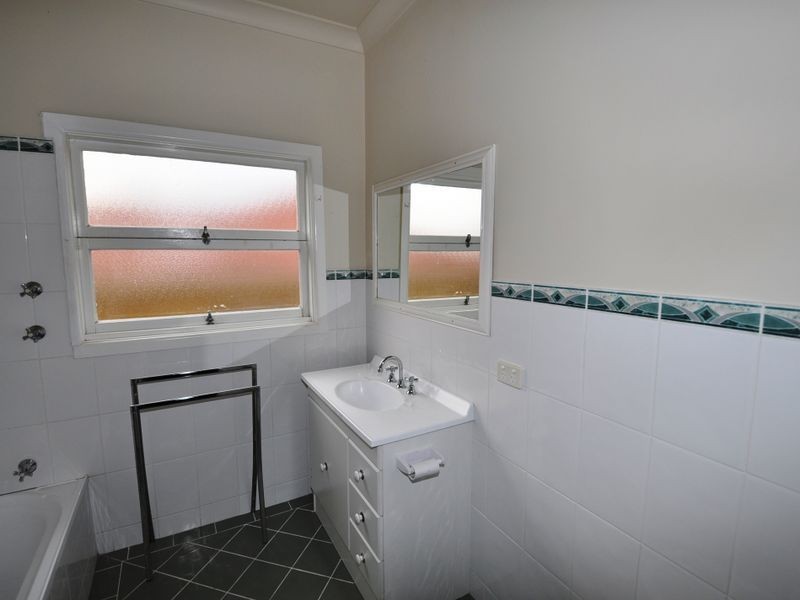 38 Orange Parade, Wyoming NSW 2250