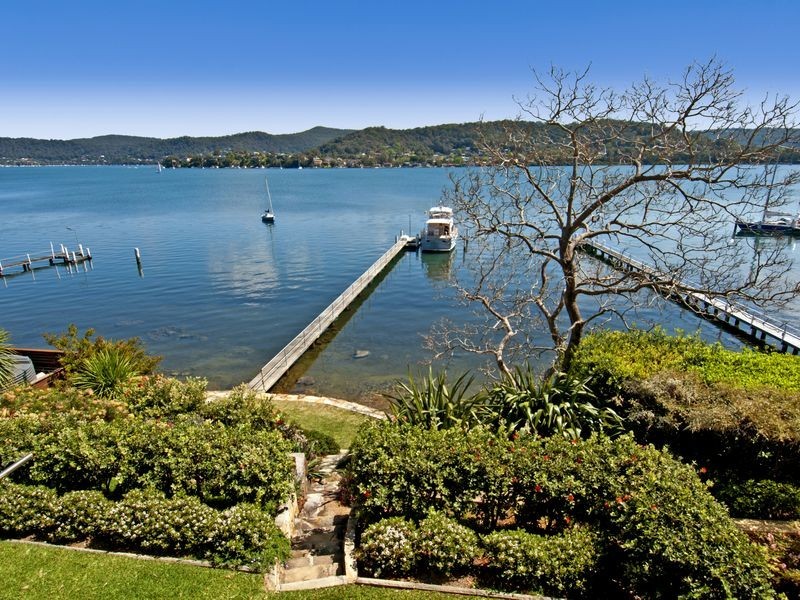 30 Albany Street, Point Frederick NSW 2250