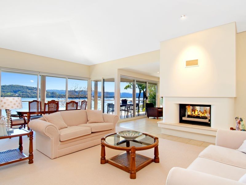 30 Albany Street, Point Frederick NSW 2250