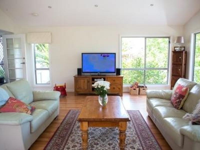 19 Angus Avenue, Wyoming NSW 2250