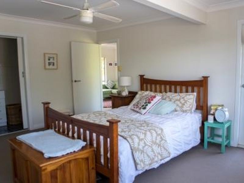 19 Angus Avenue, Wyoming NSW 2250