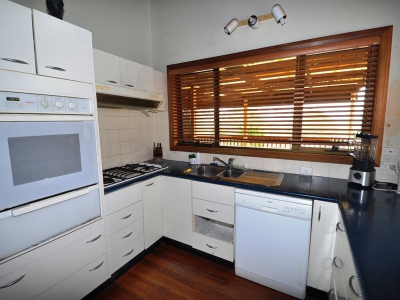 13 Tottenham Place, North Gosford NSW 2250