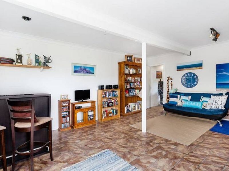 7 Dana Close, Wyoming NSW 2250